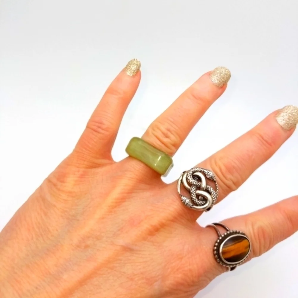 Vintage Sculpture Olive Lucite Ring Size 6.5